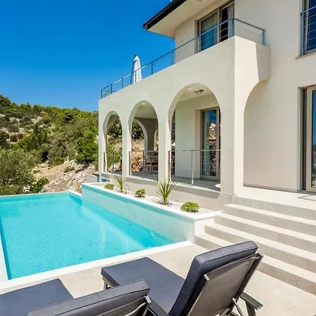 Отель Belvedere